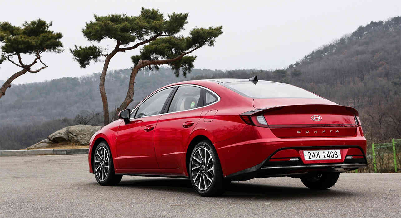 Next-gen Porsche 718 Cayman and Boxster EVs could pack 400 hp